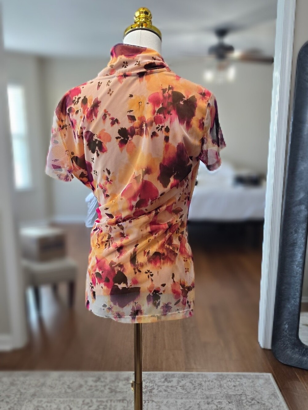 DKNY Size M -Floral Wrap-Style Short Sleeve Top - Peach & Pink - Picture 6 of 8